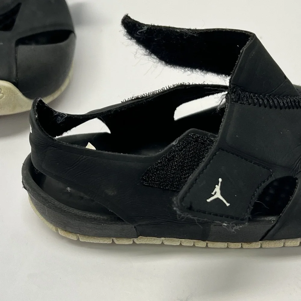 Jordan Flare Sandals Kids 9C Black CI7850 Hook and Loop Closed Toe Basketball 23